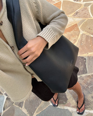 Solstice-Bag-Black-Image-2