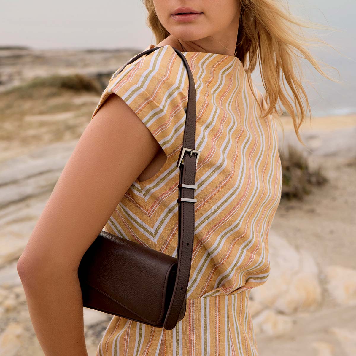 Status Anxiety Overnight Obsession Women's Leather Bag Cocoa