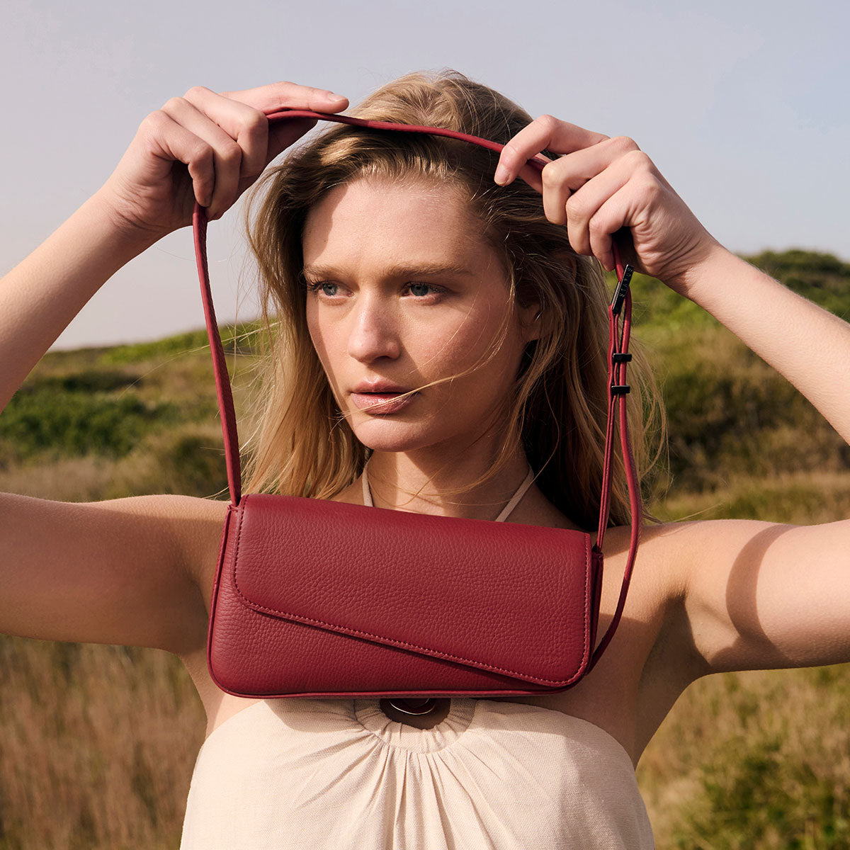 Status Anxiety Overnight Obsession Women's Leather Bag Rouge
