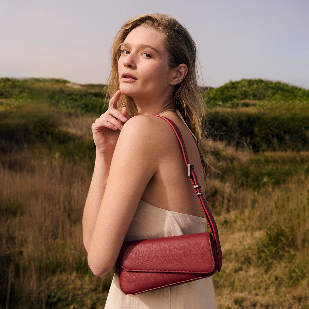 Status Anxiety Overnight Obsession Women's Leather Bag Rouge