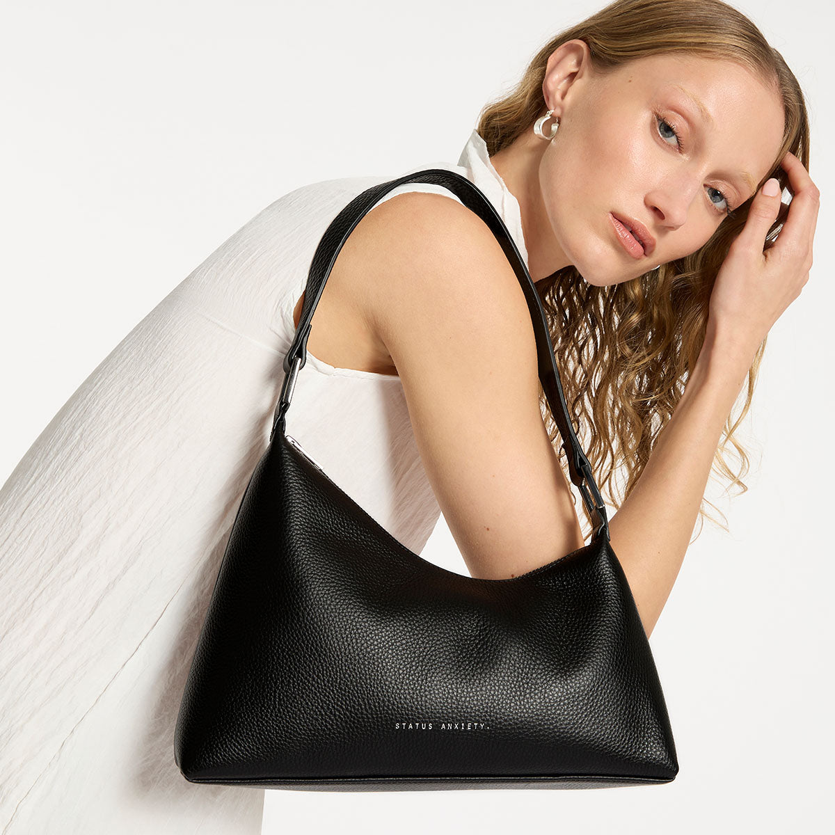 Reverie Women's Leather Shoulder Bag | Status Anxiety