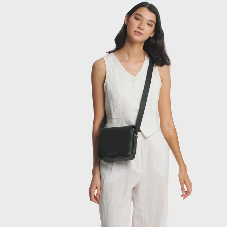 Status Anxiety Want to Believe Women's Leather Crossbody Bag Green