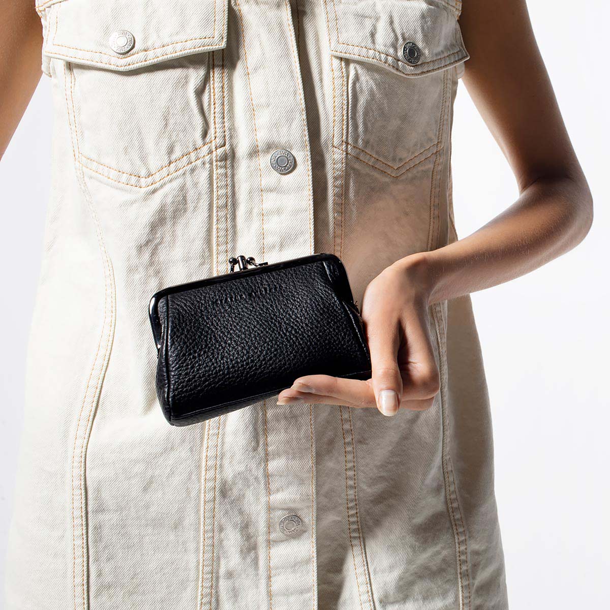 Status Anxiety Women's Leather Wallet Volatile Black